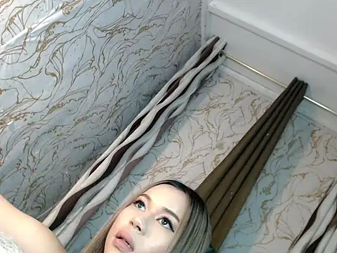 Snapshot of Honey_Swellens chatting on September 2025 05:48:01 PM Honey Swellens online show from September 2025 05:48:01 PM