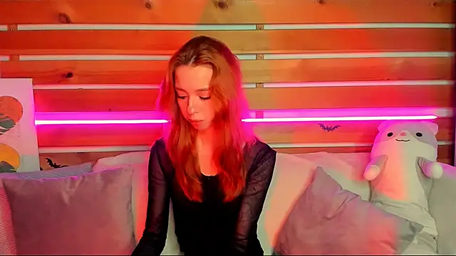 Lori Williams online show from December 2025 01:02:02 AM