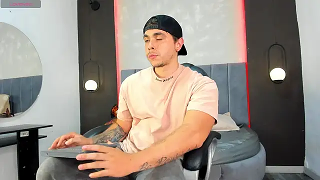 Liam walk  online show from September 2025 10:35:02 PM