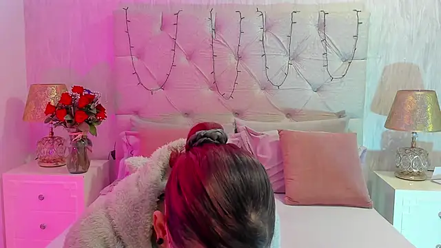 Pamelamiler   online show from September 2025 12:18:01 PM