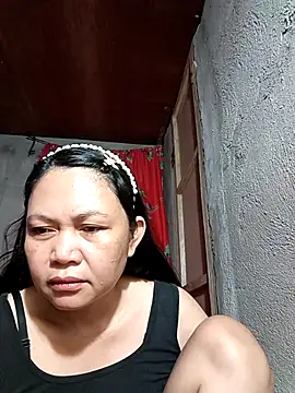 Snapshot of Everleigh_mom chatting on September 2025 08:03:01 PM Everleigh mom online show from September 2025 08:03:01 PM