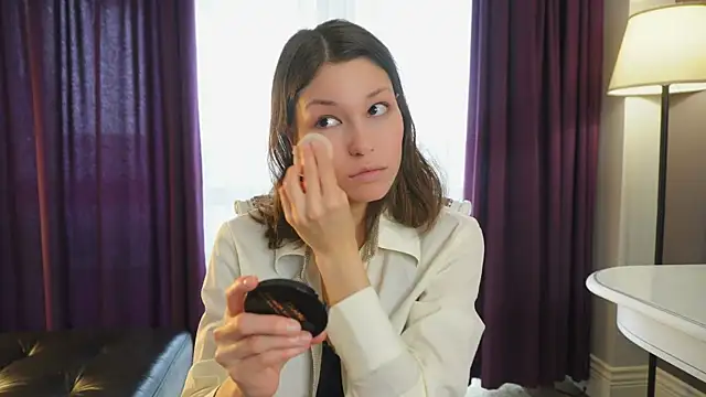 ElwynaBrickell online show from September 2025 04:12:01 AM