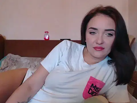 Snapshot of Veronica-Luxs chatting on October 2025 11:40:01 AM Veronica-Luxs online show from October 2025 11:40:01 AM