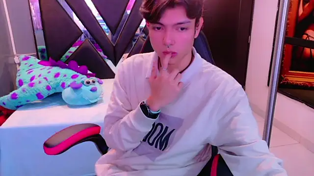 alandelrey57 online show from February 2026 05:17:01 AM