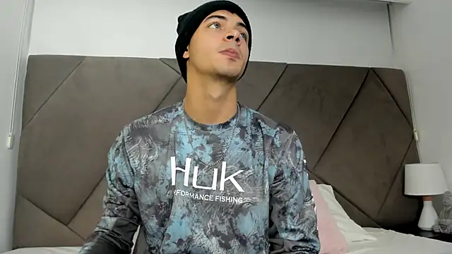 andrew colleman online show from November 2025 06:03:02 AM