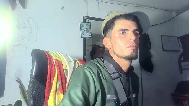 Snapshot of yourskinnybooy chatting on November 2025 10:43:02 PM yourskinnybooy online show from November 2025 10:43:02 PM