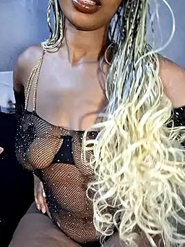 Snapshot of ELAINE_xXxX chatting on February 2026 09:57:02 PM ELAINE xXxX online show from February 2026 09:57:02 PM