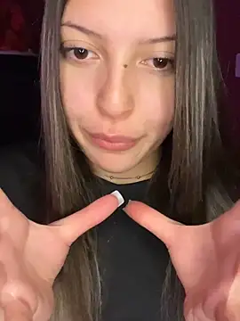 Snapshot of kiramedi chatting on September 2025 01:44:01 AM kiramedi online show from September 2025 01:44:01 AM