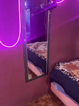 Snapshot of kiramedi chatting on October 2025 08:04:01 PM kiramedi online show from October 2025 08:04:01 PM