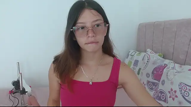 Tiiana online show from May 2026 04:04:01 PM