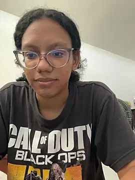 Valen1800 online show from May 2026 07:52:01 PM