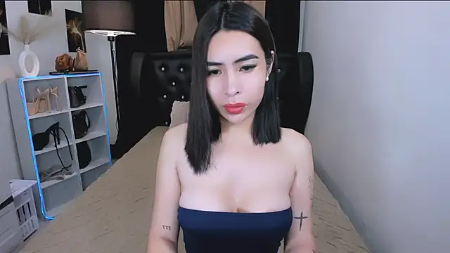 Snapshot of Claudia_empress chatting on April 2026 06:31:02 PM Claudia empress online show from April 2026 06:31:02 PM