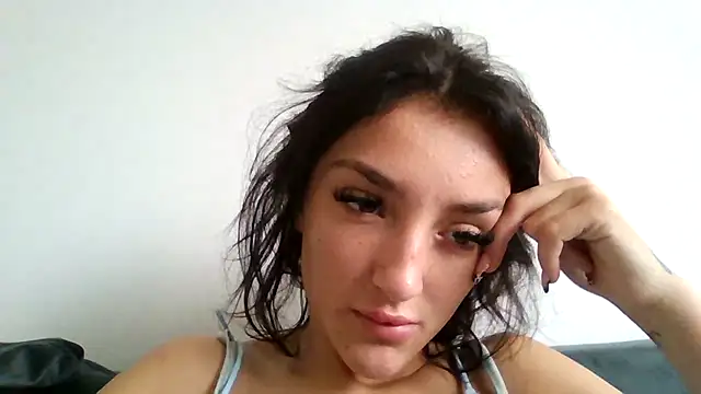 Snapshot of naughtybella05 chatting on October 2025 10:26:01 AM naughtybella05 online show from October 2025 10:26:01 AM