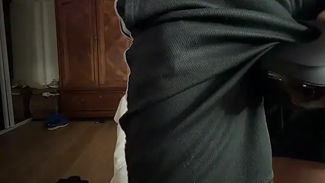 DERTYLAY online show from April 2026 07:17:02 PM