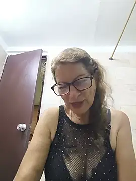MaryeLunna online show from June 2026 11:44:01 PM