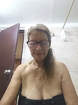 MaryeLunna online show from June 2026 11:21:02 AM