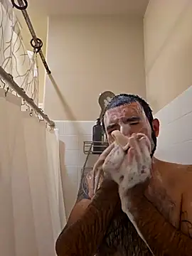 Snapshot of Lb228w chatting on February 2026 01:43:02 AM Lb228w online show from February 2026 01:43:02 AM