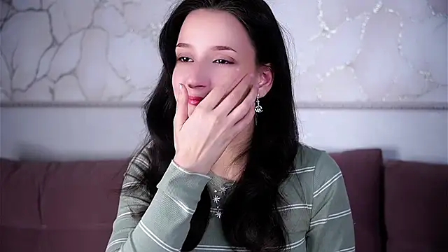 FalineBeacher online show from December 2025 02:10:02 PM