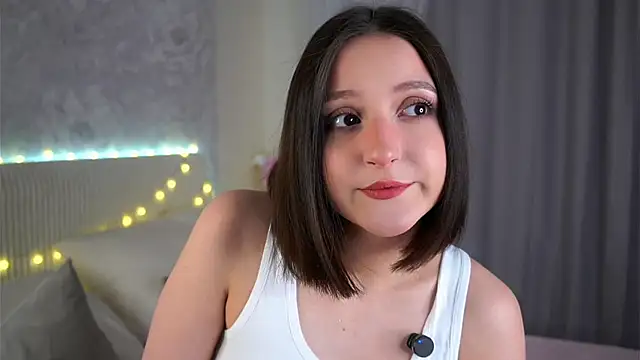 FalineBeacher online show from April 2026 01:03:01 AM