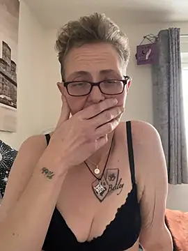 Curvy-Jinx online show from February 2026 11:59:01 AM