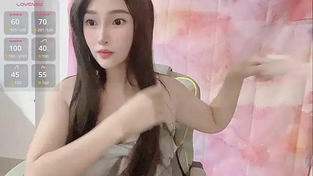 Crush-7ii online show from October 2025 01:53:01 PM