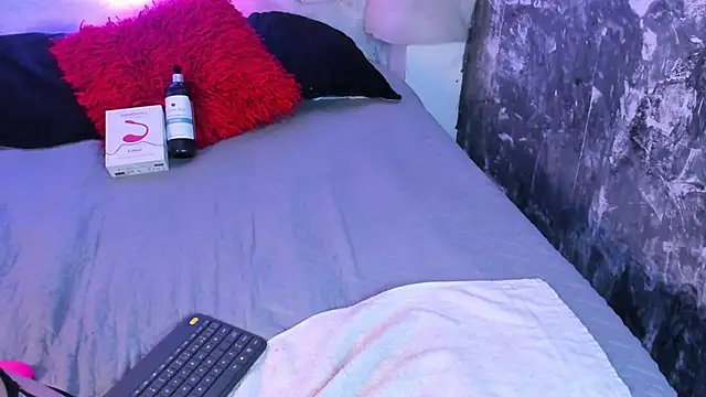 Snapshot of katierouge_ chatting on September 2025 05:42:01 AM katierouge online show from September 2025 05:42:01 AM