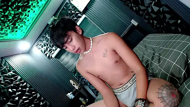 Snapshot of xblack_clover chatting on January 2026 10:23:01 PM xblack clover online show from January 2026 10:23:01 PM