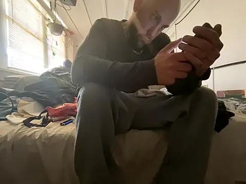 Luv2SuckBWC92 online show from March 2026 04:33:01 PM