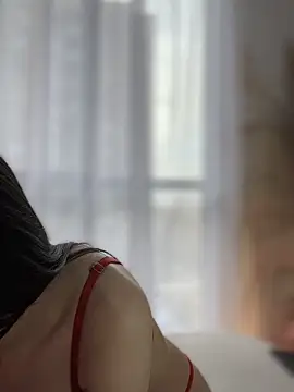 Snapshot of Sofi_Leal chatting on October 2025 12:02:02 PM Sofi Leal online show from October 2025 12:02:02 PM