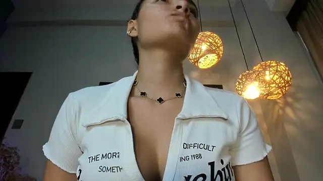 LunaAspen  online show from December 2025 05:44:02 PM