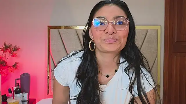 LunaAspen  online show from April 2026 05:57:01 PM