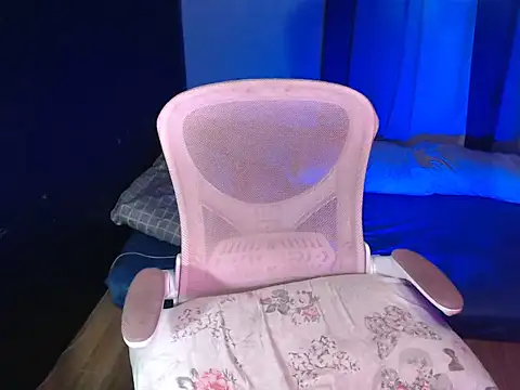 kiamiller x online show from January 2026 05:21:01 AM