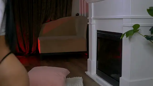 EmaHallee online show from March 2026 03:34:01 AM