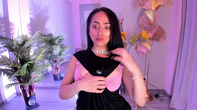 Cupcake Izzy online show from July 2026 06:14:02 PM