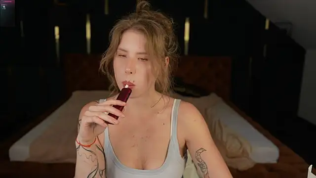 Snapshot of BadAfina chatting on October 2025 10:13:02 AM BadAfina online show from October 2025 10:13:02 AM