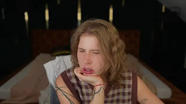 Snapshot of BadAfina chatting on October 2025 06:57:02 AM BadAfina online show from October 2025 06:57:02 AM