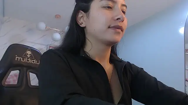 Snapshot of victoria_hernandez_t_ chatting on April 2026 01:40:01 PM victoria hernandez t online show from April 2026 01:40:01 PM