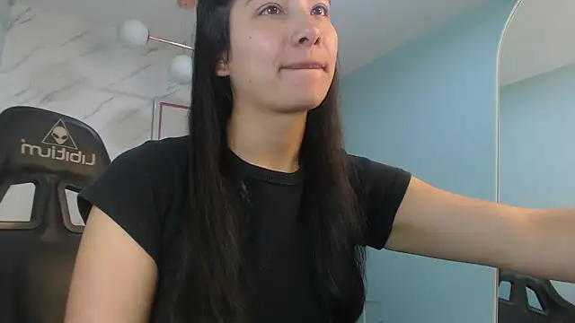 victoria hernandez t  online show from June 2026 01:16:02 PM
