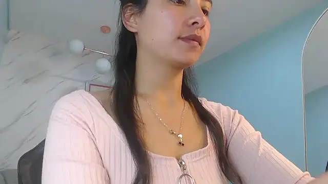 victoria hernandez t  online show from June 2026 01:19:02 PM