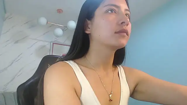 victoria hernandez t  online show from July 2026 01:36:02 PM