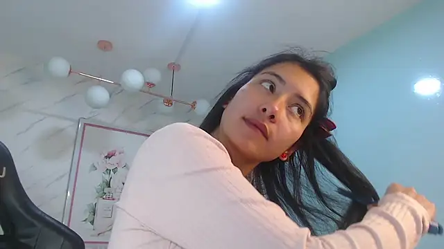 victoria hernandez t  online show from July 2026 01:19:01 PM