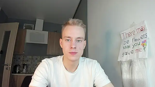 Snapshot of Kevin_Young_Cat chatting on November 2025 01:35:02 PM Kevin Young Cat online show from November 2025 01:35:02 PM