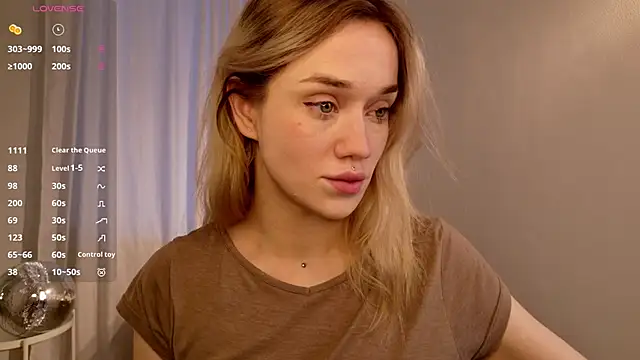 Snapshot of DiscoPotato chatting on October 2025 12:26:02 PM DiscoPotato online show from October 2025 12:26:02 PM