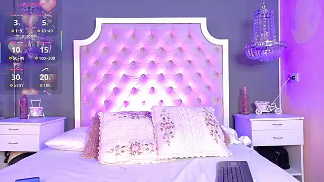 Snapshot of TifannyWolf_ chatting on October 2025 06:01:01 AM TifannyWolf online show from October 2025 06:01:01 AM