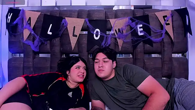 EmilyANDrew  online show from October 2025 04:58:01 AM