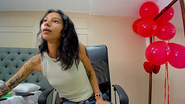 ZoeQuinn online show from February 2026 06:04:02 PM