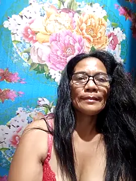 Snapshot of ImYourWoman_55 chatting on September 2025 01:55:02 PM ImYourWoman 55 online show from September 2025 01:55:02 PM