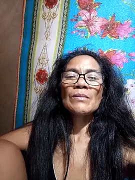 Snapshot of ImYourWoman_55 chatting on September 2025 11:32:01 AM ImYourWoman 55 online show from September 2025 11:32:01 AM