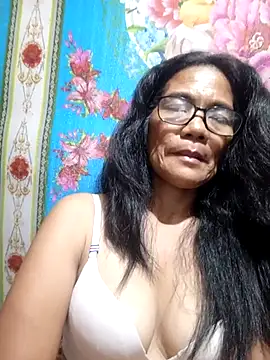 Snapshot of ImYourWoman_55 chatting on October 2025 07:01:01 PM ImYourWoman 55 online show from October 2025 07:01:01 PM