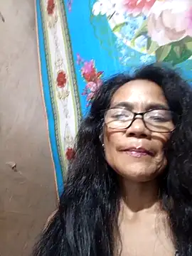 Snapshot of ImYourWoman_55 chatting on October 2025 11:28:01 AM ImYourWoman 55 online show from October 2025 11:28:01 AM